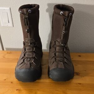 OFFERS ACCEPTED Keen Brown and Black Men's Rain & Snow Boots